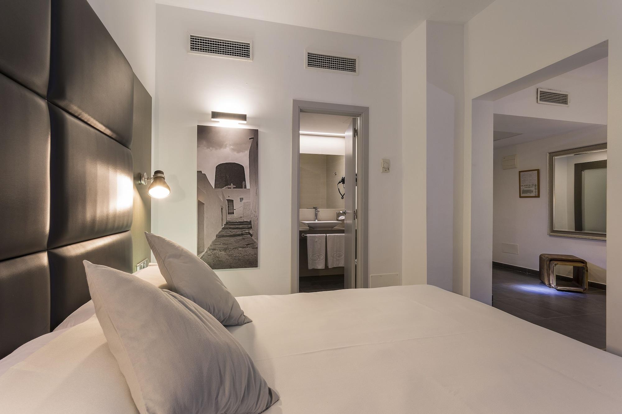 Palladium Hotel Cala Llonga - Adults Only エクステリア 写真