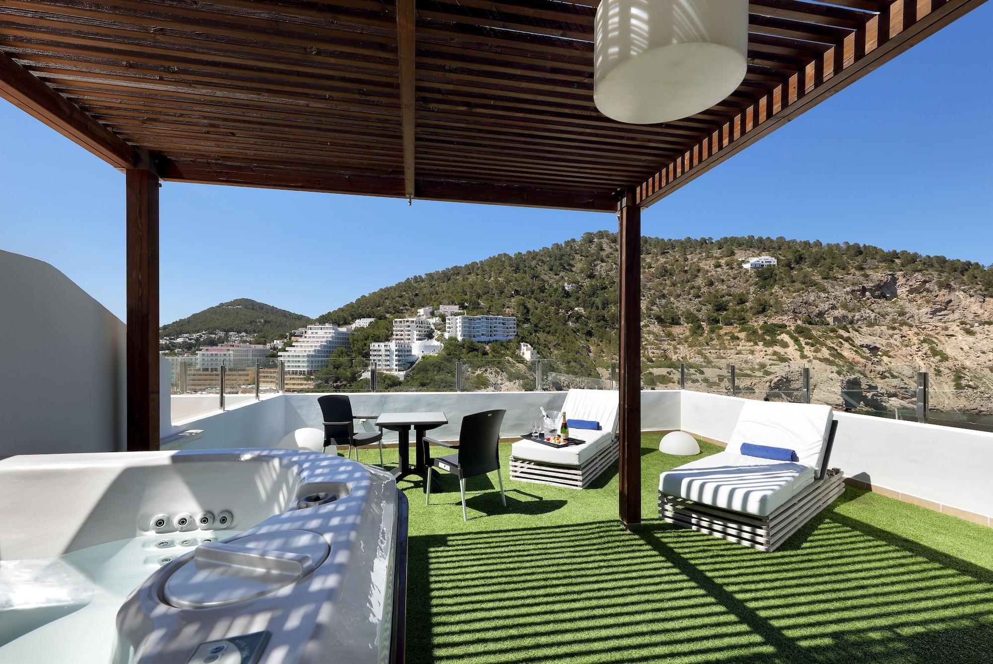 Palladium Hotel Cala Llonga - Adults Only エクステリア 写真
