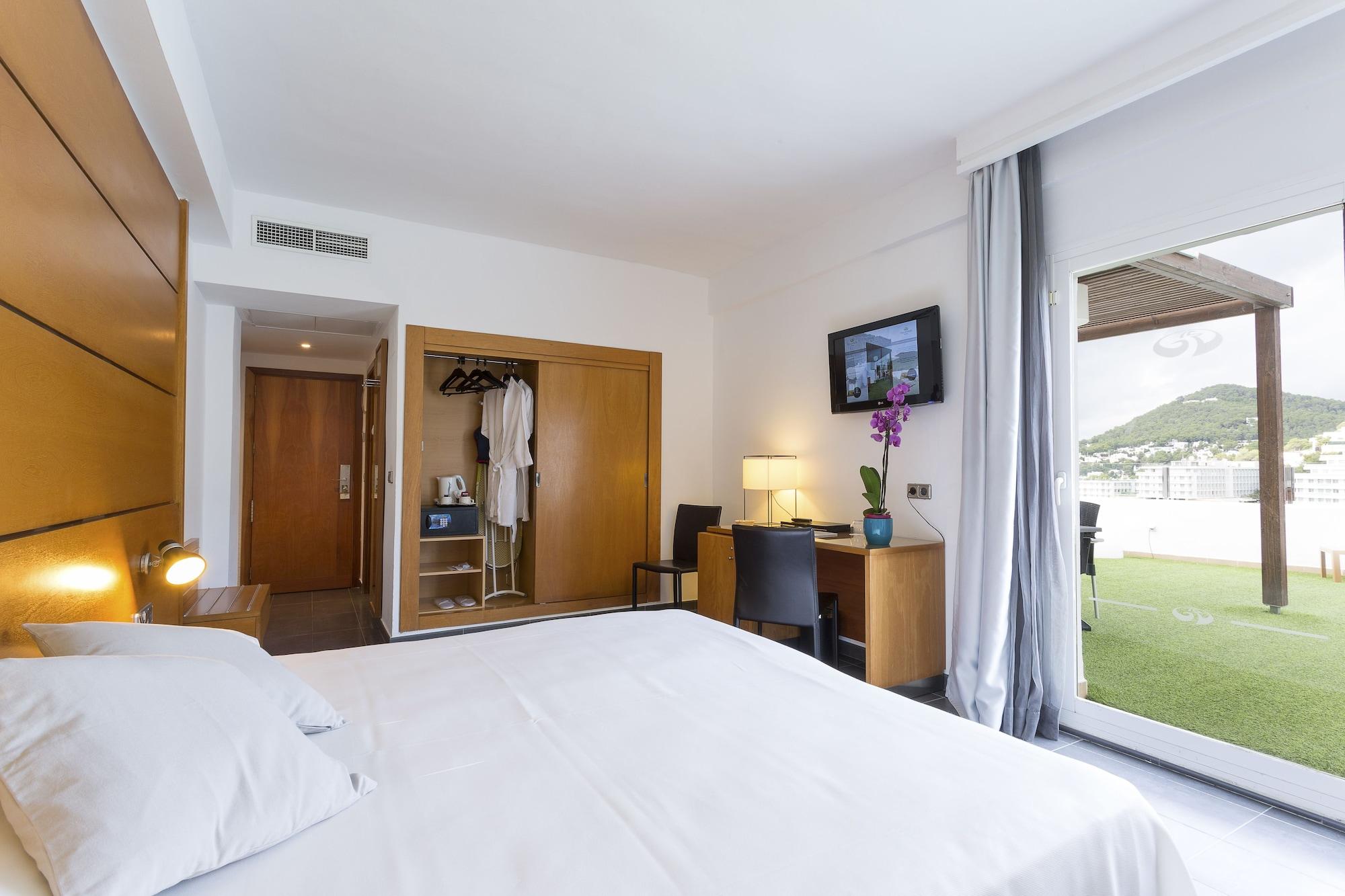 Palladium Hotel Cala Llonga - Adults Only エクステリア 写真