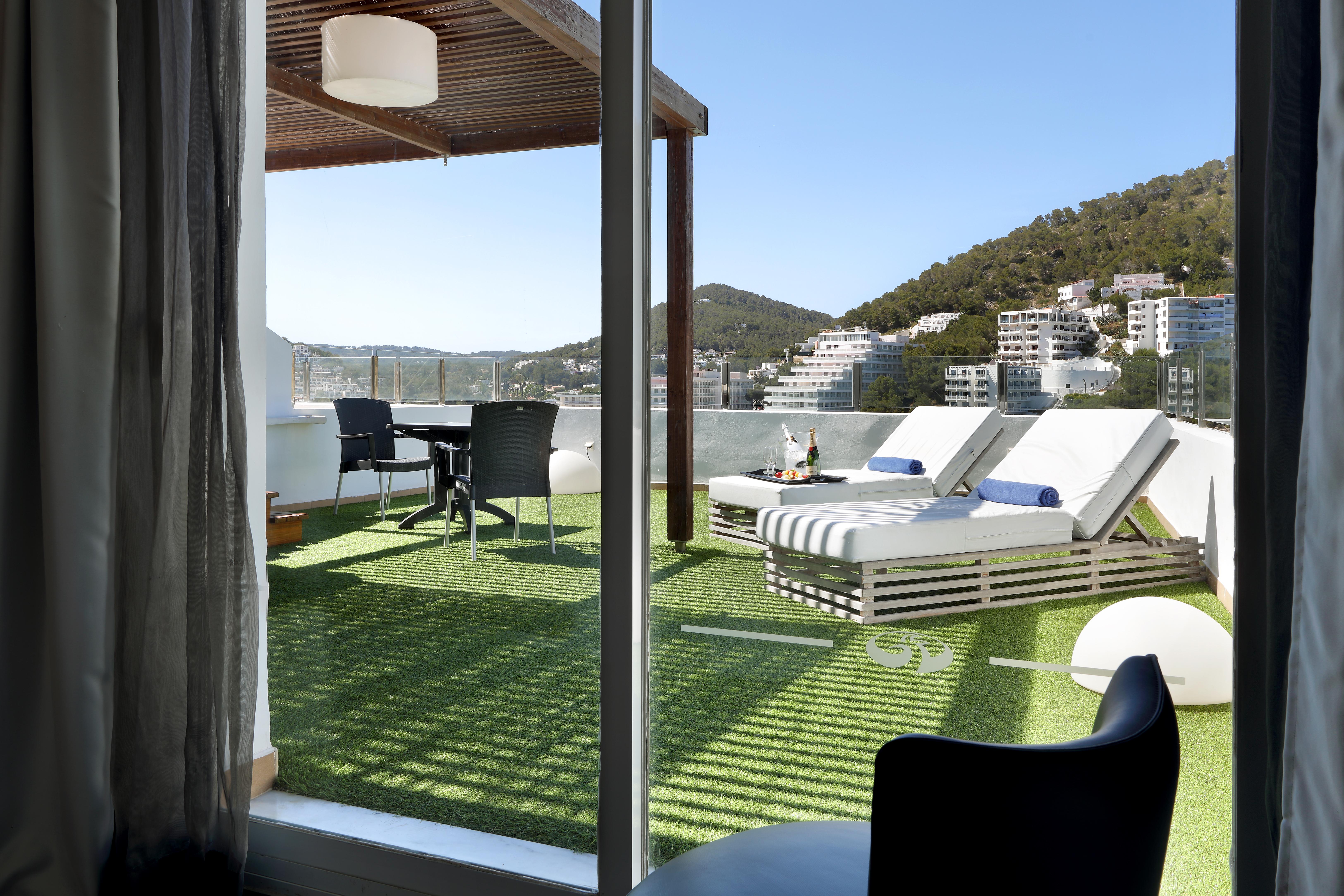 Palladium Hotel Cala Llonga - Adults Only エクステリア 写真