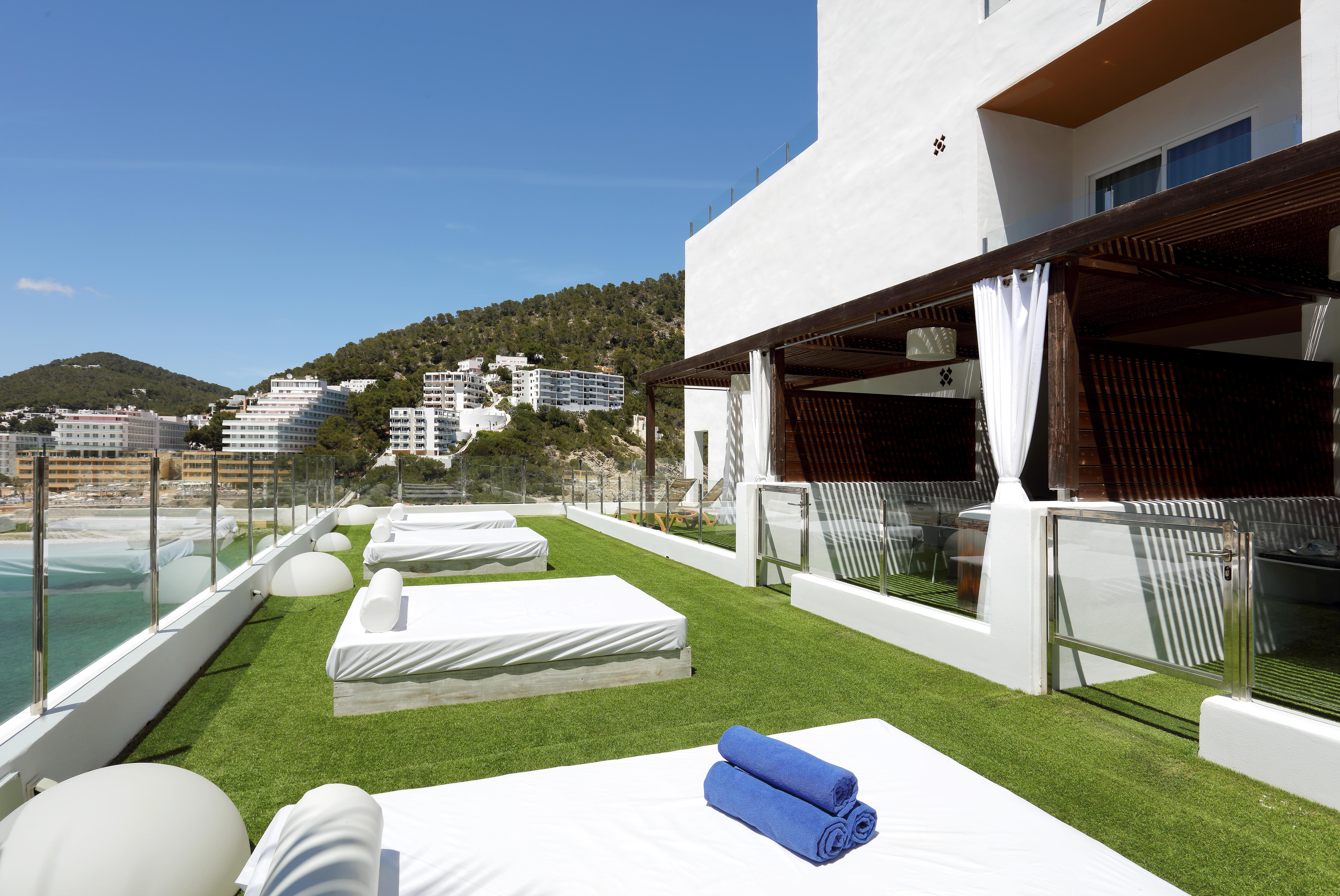 Palladium Hotel Cala Llonga - Adults Only エクステリア 写真