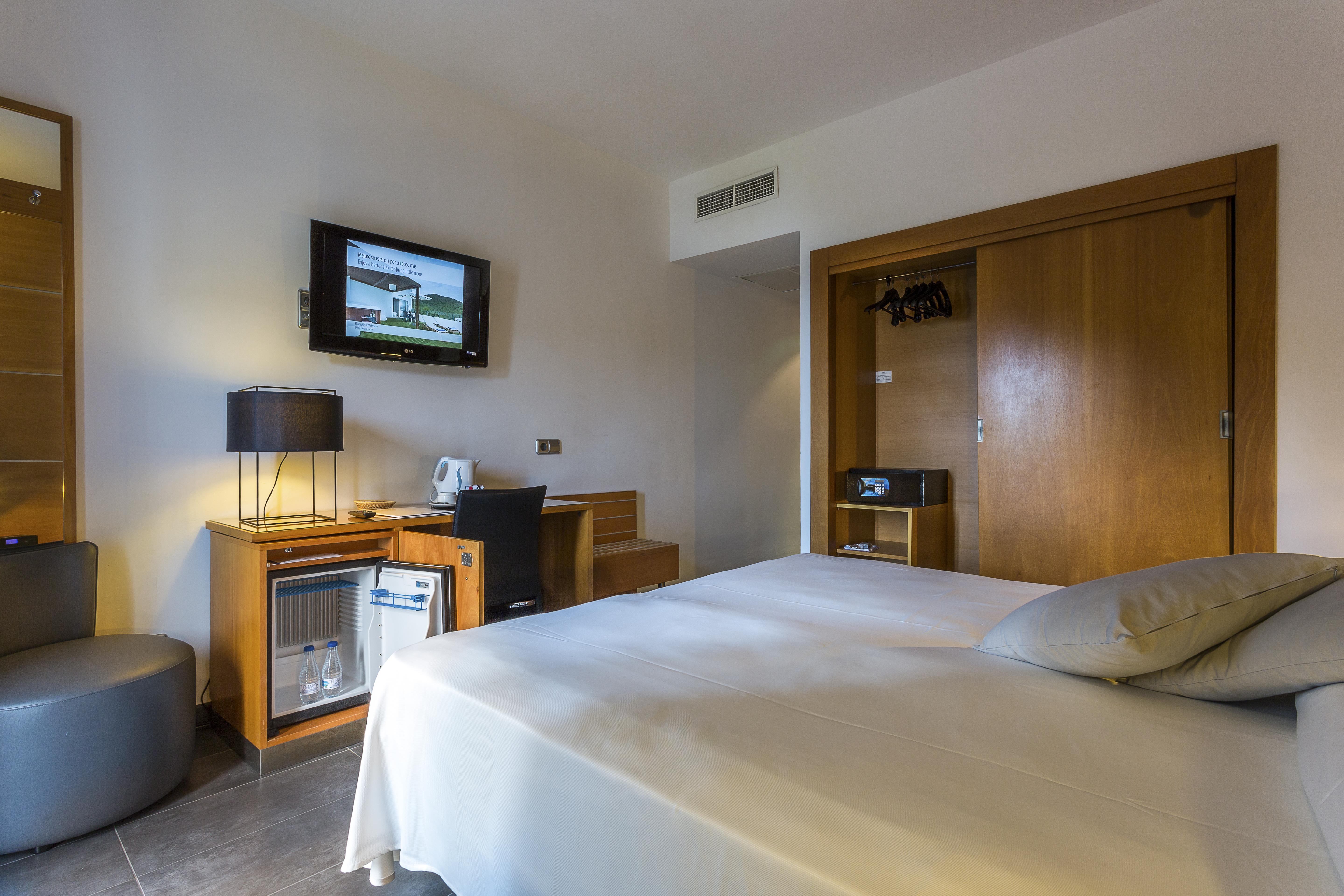 Palladium Hotel Cala Llonga - Adults Only エクステリア 写真