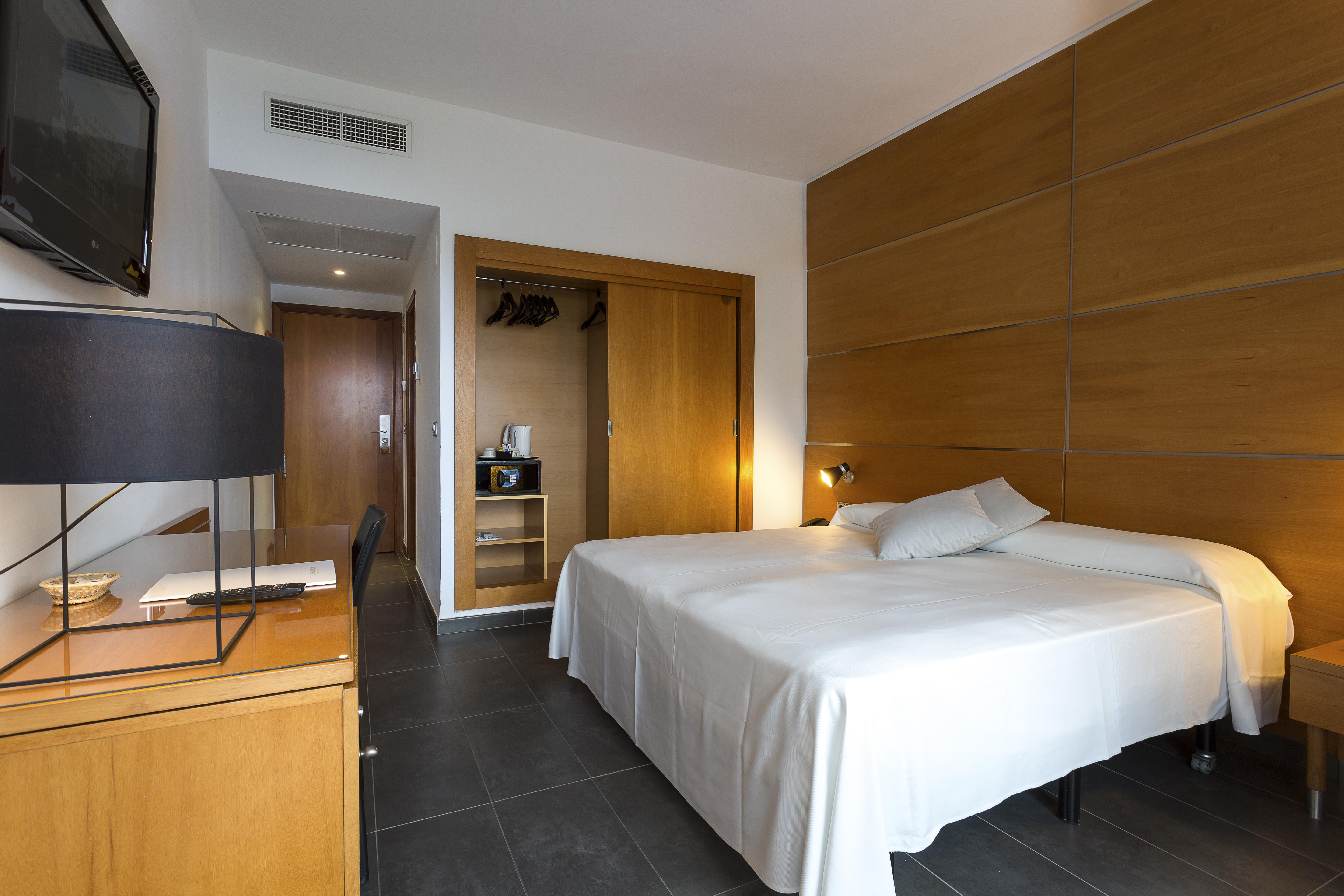 Palladium Hotel Cala Llonga - Adults Only エクステリア 写真