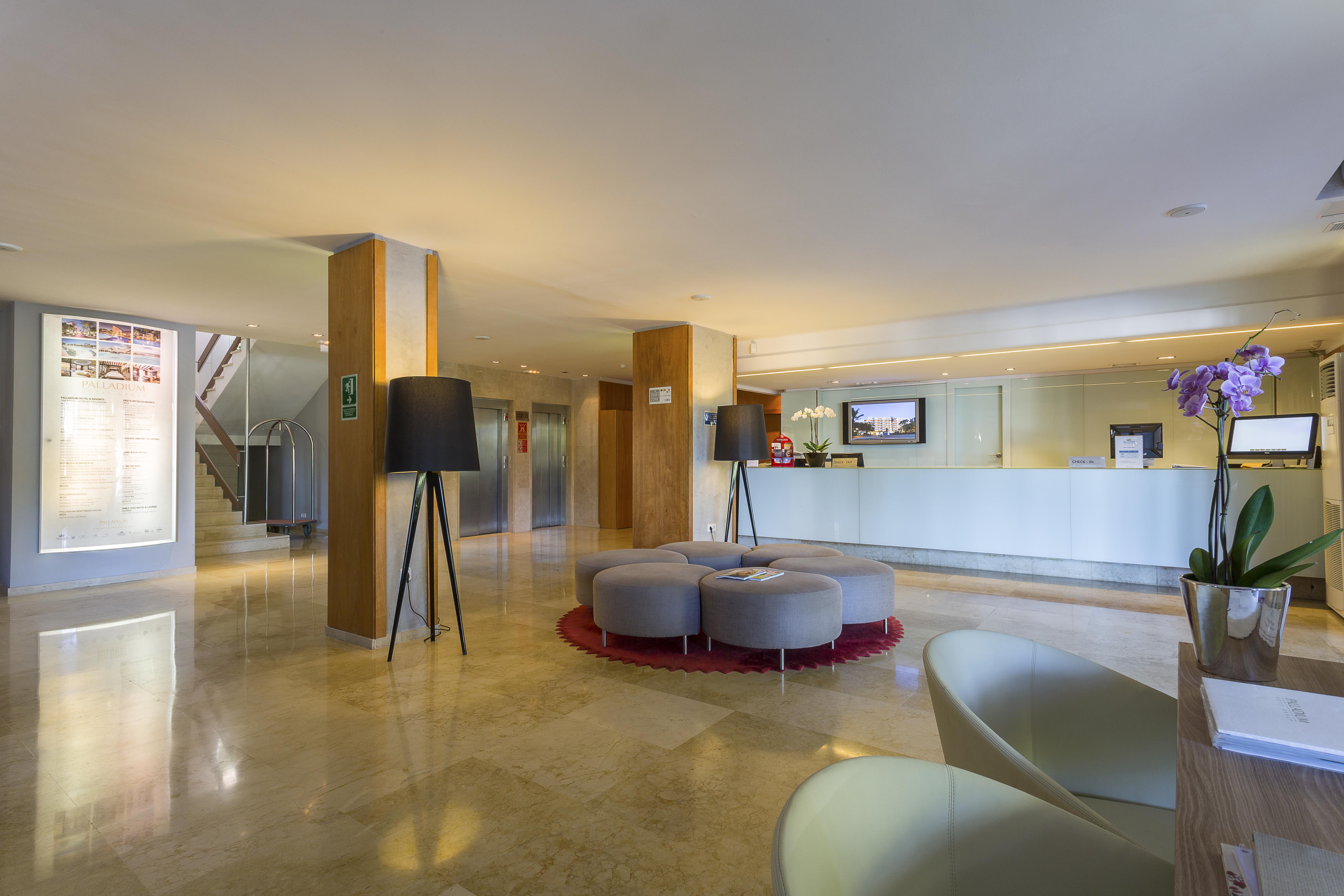 Palladium Hotel Cala Llonga - Adults Only エクステリア 写真