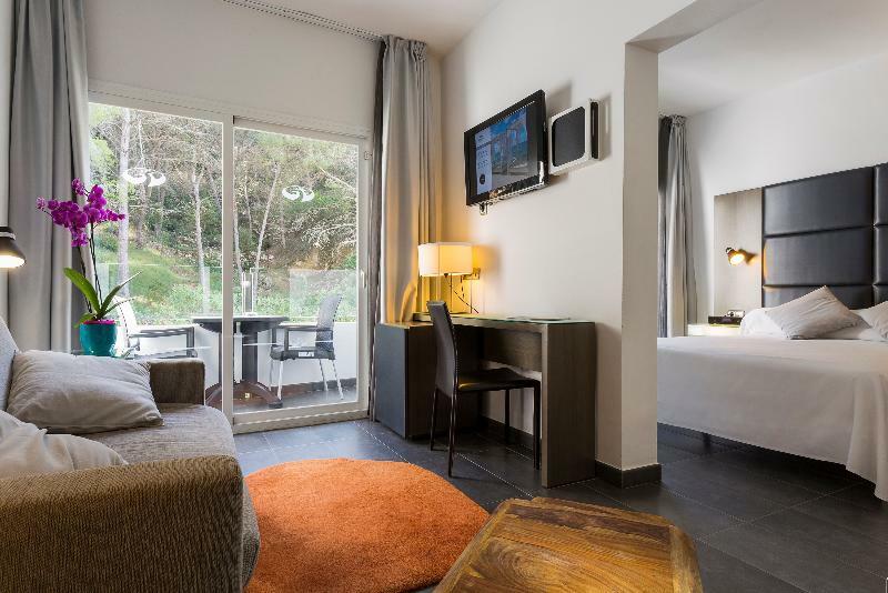 Palladium Hotel Cala Llonga - Adults Only エクステリア 写真